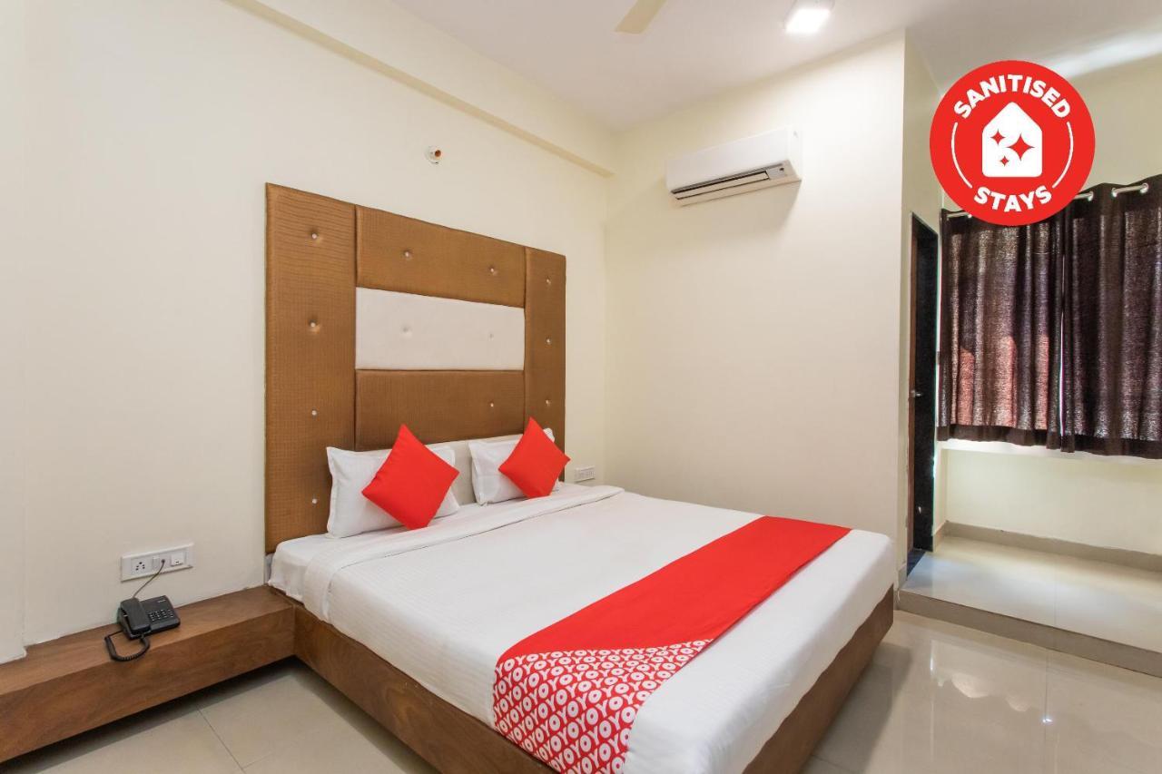 Oyo 24196 Hotel Shreenath Palace Ujjain Ngoại thất bức ảnh