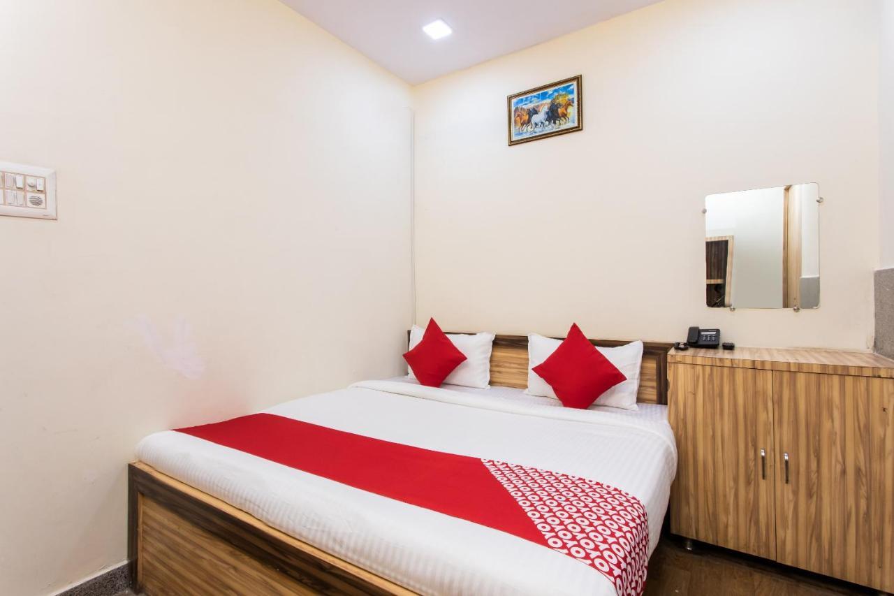 Oyo 24196 Hotel Shreenath Palace Ujjain Ngoại thất bức ảnh