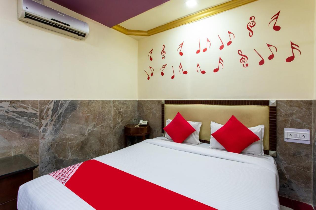 Oyo 24196 Hotel Shreenath Palace Ujjain Ngoại thất bức ảnh